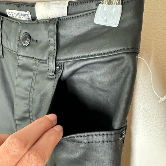 Free People Pacifica Coated Straight Leg Jeans in Black Size 26 - Picture 2 of 7